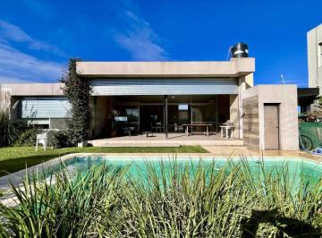 Casa · 100m² · 2 Ambientes · 1 Cochera · Vendo Casa en Brisanova - Pueblo Eshter