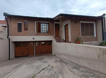 Casa de 4 ambientes, Córdoba · Vendo en Parque Cptal Casa + Dpt