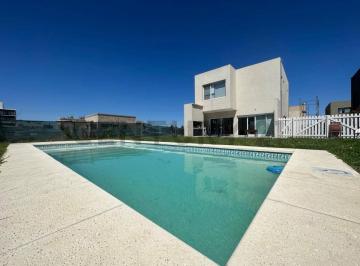 Casa · 160m² · 4 Ambientes · Venta Casa 4 Ambientes Vila Marina 1 Al Rio