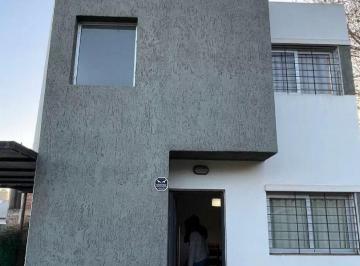 Casa · 85m² · 3 Ambientes · 1 Cochera · Duplex 2 Dorm - Apto Credito - Lopez y Planes Al 700 - Villa Allende