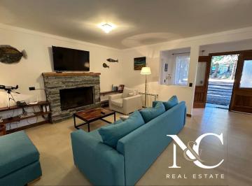 Casa · 182m² · 6 Ambientes · Casa en Venta en Costa Esmeralda con Fondo Libre