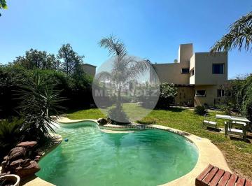 Casa · 180m² · 5 Ambientes · 1 Cochera · La Morada - Apto Crédito - 3 Dorm - Pileta - Galeria - Calef. Central