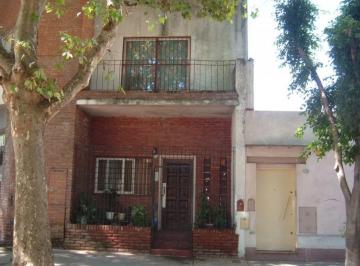 FRC-FRC-7166_2 · Montenegro 300 Chacarita PH 3amb U$195.000