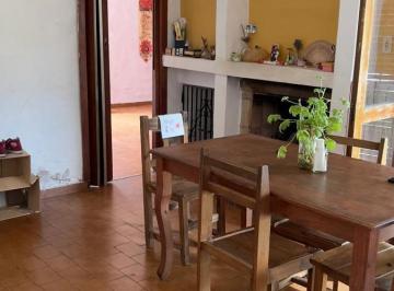 Casa · 158m² · 2 Ambientes · 1 Cochera · Casa en Venta 2 Dorm. en Arguello Detras del Colegio Lasalle