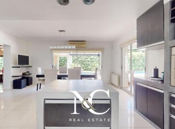 Casa · 330m² · 6 Ambientes · 2 Cocheras · Casa en Venta en Fincas de Iraola I, Hudson