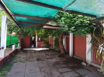 Casa · 100m² · 4 Ambientes · 1 Cochera · Casa en Venta Villa Dolores Frente Plaza Sarmiento