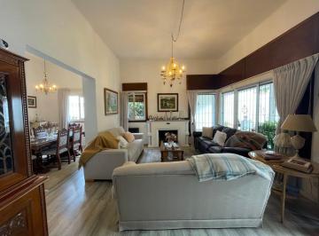 Casa · 350m² · 8 Ambientes · 2 Cocheras · Casa en Venta en Jardín Espinosa 4 Dorm. + Departamento