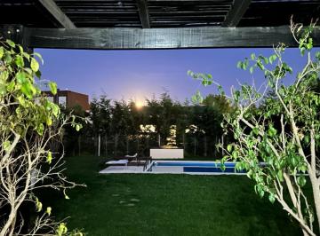 Casa de 6 ambientes, Escobar · Casa en Alquiler Anual y Venta Totalmente Amoblado