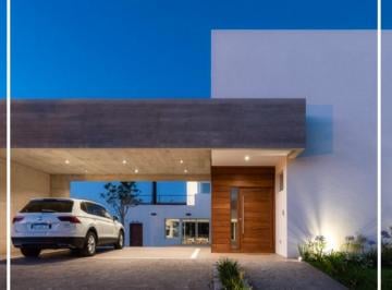 Casa · 800m² · 5 Ambientes · 2 Cocheras · Casa - Arenas del Sur