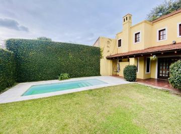 Casa · 143m² · 6 Ambientes · 2 Cocheras · Granja de Funes - 3 Dorm (1 en Suite) - Apto Crèdito - Pileta Casa en Venta