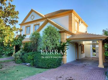 Casa · 280m² · 6 Ambientes · 4 Cocheras · Casa Alquiler Amoblado 6 Ambientes en Pilar Golf Lote de 1200 m²