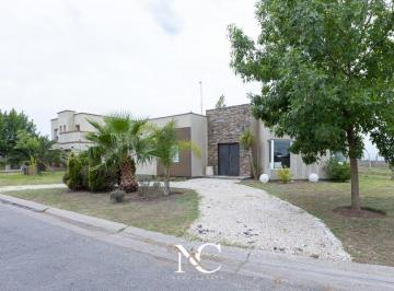 Casa · 150m² · 4 Ambientes · 2 Cocheras · Casa Venta en La Horqueta de Echeverría
