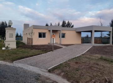 Casa · 751m² · 4 Ambientes · 1 Cochera · Venta Casa 4 Ambientes Barrio Privado Lagos de San Eliseo San Vicente