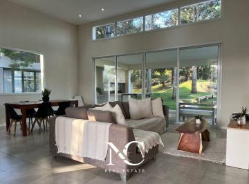 Casa · 160m² · 4 Ambientes · Casa en Venta en Costa Esmeralda