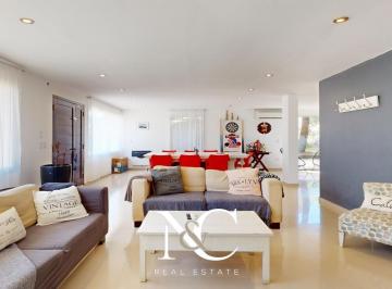 Casa · 240m² · 5 Ambientes · Casa en Venta en Costa Esmeralda Fondo Cancha Golf