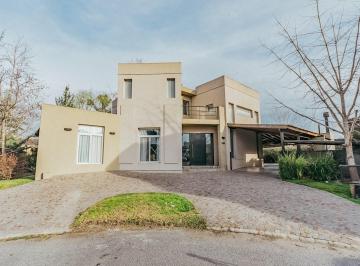Casa · 340m² · 5 Ambientes · 1 Cochera · Casa en Venta en Altos del Sol, Ituzaingó, G. B. a. Zona Oeste