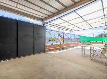 Casa · 100m² · 4 Ambientes · 1 Cochera · Venta de Casa de Cuatro Ambientes con Pileta, Parque y Cochera Pringles 1100 Longchamps, Almirante B
