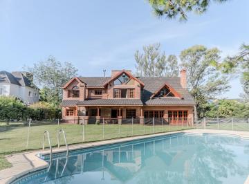 Casa · 375m² · 9 Ambientes · 2 Cocheras · Venta Casa con Parque y Pileta Saint Thomas Country Club, Esteban Echeverría