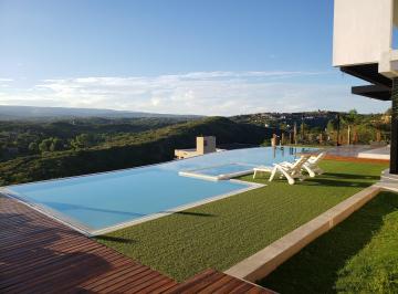 Vista de la piscina · Casa de Categoria - Villa Carlos Paz