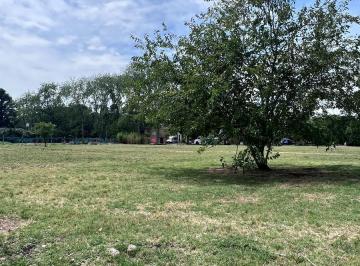 Terreno · 587m² · Terreno en Venta en Barrio Parque Peró
