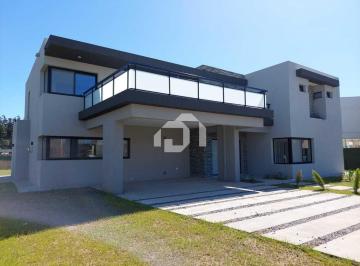 Casa · 293m² · 6 Ambientes · 4 Cocheras · Casa en Venta en Pilara, Pilar, G. B. a. Zona Norte