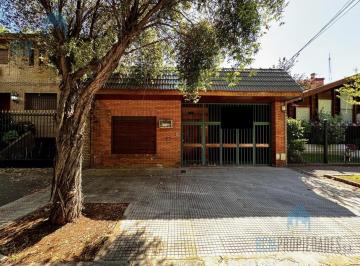 Casa · 135m² · 3 Ambientes · 1 Cochera · Venta Casa a Refaccionar en Villa Devoto
