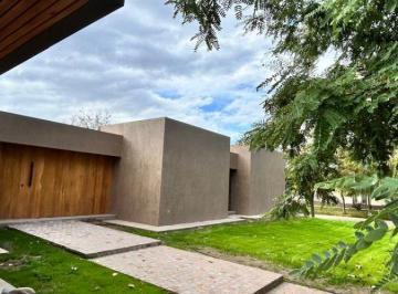 Casa de 4 ambientes, Carrodilla · Inkasa Inmobiliaria - Vende Casa en Barrio Privado Liceo Rugby Club II