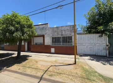Casa · 130m² · 6 Ambientes · 2 Cocheras · Casa en Gualeguaychu