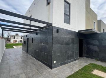 Casa · 110m² · 3 Ambientes · 2 Cocheras · Entrega Inmediata con Amplia Financiacion.