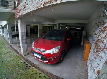 Garage · 16m² · 1 Cochera · Venta de Cómoda y Amplia Cochera en Chacarita