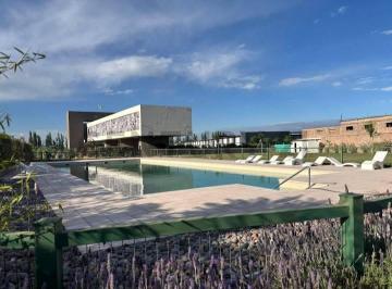 Casa · 155m² · 4 Ambientes · 2 Cocheras · Casa en Venta