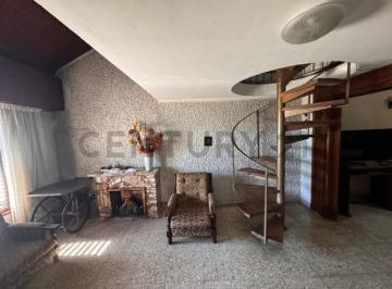Casa · 197m² · 4 Ambientes · Casa en Venta, 3 Dorm. en Berisso