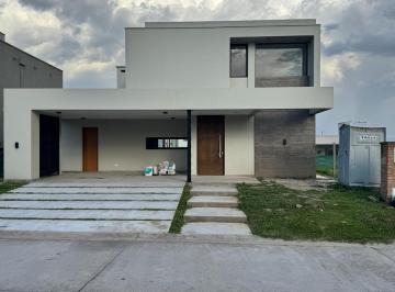 Casa · 390m² · 5 Ambientes · 2 Cocheras · Casa a Estrenar en Venta en Yerba Buena - B° Privado Alto Verde 3