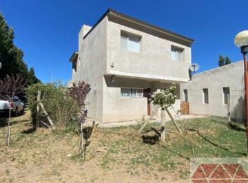 Casa · 100m² · 7 Ambientes · 2 Cocheras · Casa en 3 Dorm. - Plottier