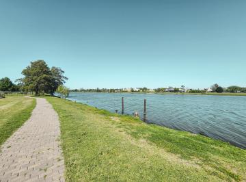 Terreno · 894m² · Terreno con Fondo Al Lago en La Mejor Zona de Puerto Roldan