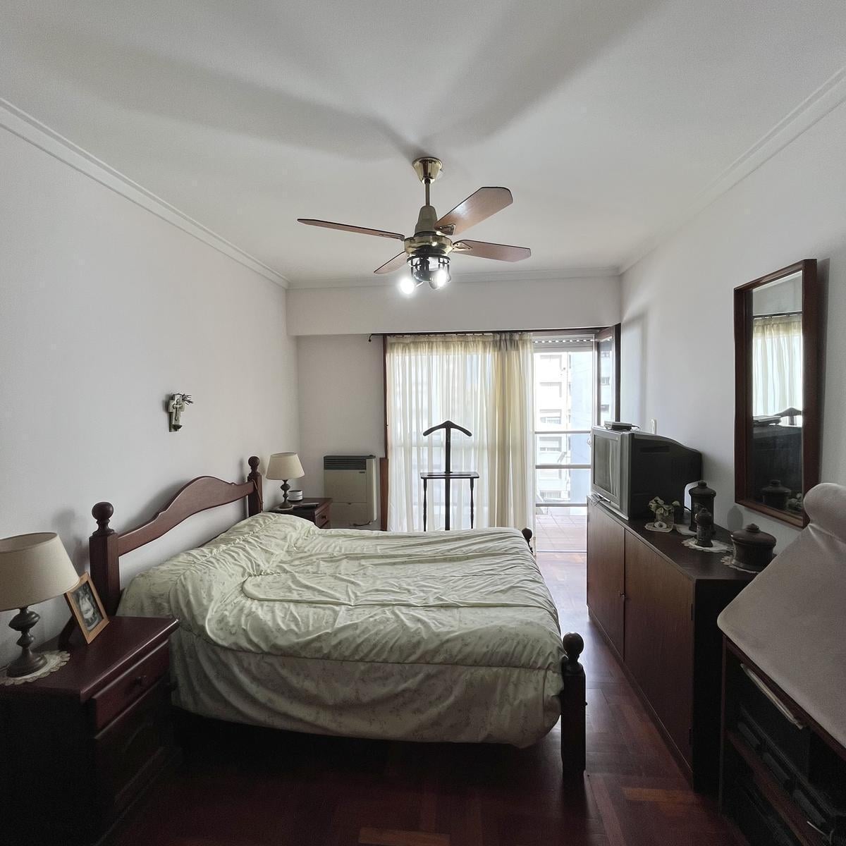 Departamento de 3 ambientes en excelente ubicación, a solo 3 cuadras de la playa, en la zona de La Perla.