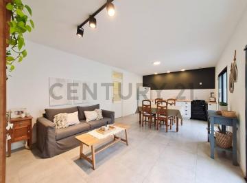 Casa · 70m² · 3 Ambientes · Departamento de 2 Dorm. con Patio en Venta en La Plata