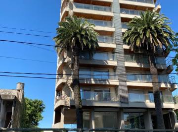 Departamento de 5 ambientes, Quilmes · Piso de Categoria