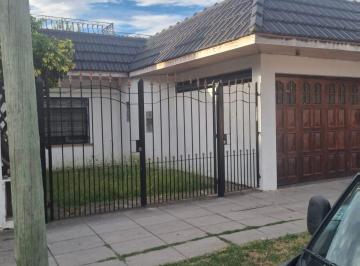 Casa de 5 ambientes, Lanús · Vende Casa Muy Amplia, Lanus Este