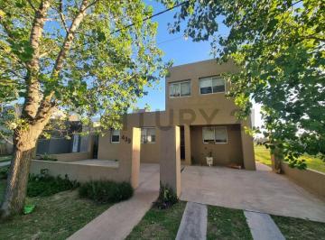 Casa · 140m² · 6 Ambientes · Casa en Venta