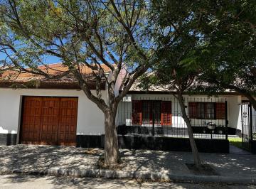 Casa · 162m² · 3 Dormitorios · 2 Cocheras · Casa en Venta