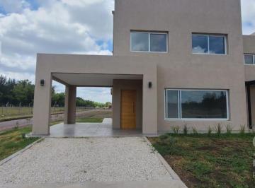 Casa · 150m² · 4 Ambientes · Duplex en Fincas La Serena, San Vicente.