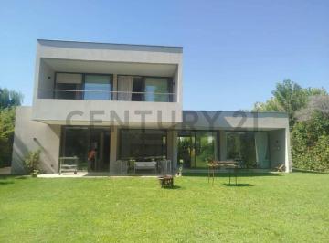 Casa · 380m² · 7 Ambientes · Casa en Venta - Excelente Barrio Vistalba Country