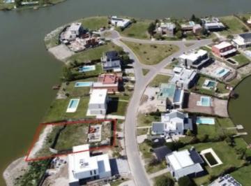 Terreno · 934m² · Lote en Venta a La Laguna en El Área 6 Escriturable Barrio San Sebastian