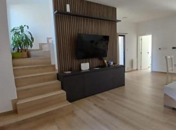 Casa de 5 ambientes, Córdoba · Venta Duplex 3d Barrio La Carolina