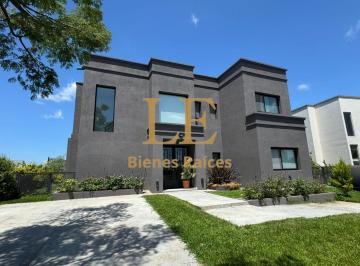 Casa · 250m² · 6 Ambientes · 4 Cocheras · Venta Casa El Canton a La Laguna