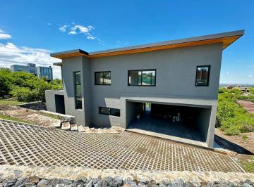 Casa · 250m² · 6 Ambientes · 2 Cocheras · Casa en Venta de 3 Dorm. a Estrenar, Country La Deseada