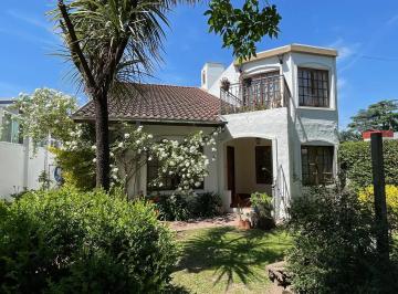 Casa · 207m² · 5 Ambientes · 3 Cocheras · Chalet 5 Amb, con Pileta - Barrio Montecarlo, Pilar