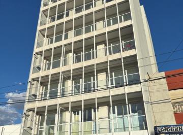 Departamento · 80m² · 3 Ambientes · 1 Cochera · Departamento - Cipolletti