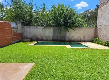 Casa · 180m² · 4 Ambientes · Venta de Casa, a Terminar, Zona Moreno